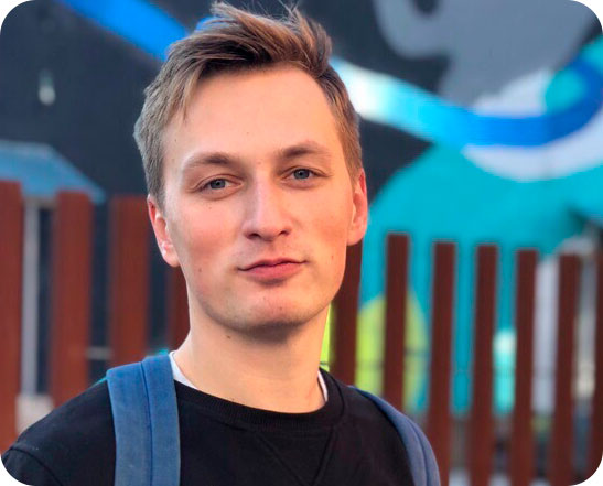 Денис Семёнов